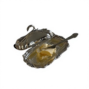 Plat à beurre en laiton avec couvercle et poignée, motif floral, plaqué argent, qualité alimentaire, plateau à beurre de haute qualité, décoration de table. - Product Image 1
