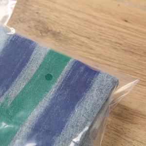 Sacs en plastique biodégradables à 100 % pour vêtements de bain, sacs à fermeture éclair en PE pour t-shirts, sacs en plastique pour vêtements avec logo - Product Image 6