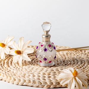 Botella de Perfume de Metal de 15 ml, Estilo Árabe Dubái Retro, Única, de Bolsillo, para Decoración del Hogar, Aceites Esenciales y Attar - Product Image 4