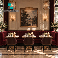 Siège de banquette de restaurant en velours bordeaux capitonné avec garniture à clous en laiton, personnalisable pour hôtels et cafés, fabricant OEM chinois en gros