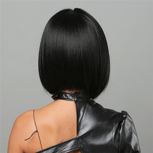 Ainizi Perruque Courte Bob de 12 Pouces avec <span class=keywords><strong>Frange</strong></span>, Raie au Milieu, Noire, en Fibre Haute Température, Sans Colle, Ligne de <span class=keywords><strong>Cheveux</strong></span> Naturelle, Résistante à la Chaleur, Qualité Premium - Product Image 6