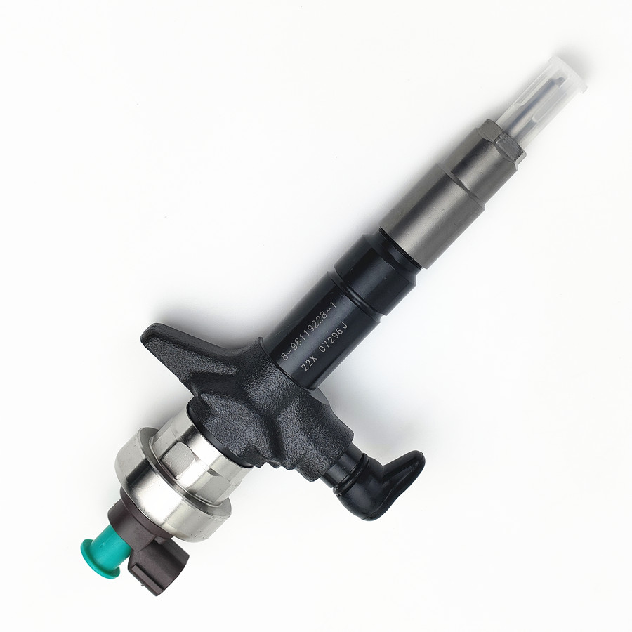 common rail injector 8-98119228-0 095000-8370 for ISUZU D MAX  4JK1 diesel fuel injector nozzle 8-98119228-0 095000-8370