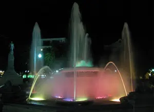 AWS Schlussverkauf individueller großer Wasserbrunnen für den Außenbereich dekorativer Led-Gartenfontän Wasser-Show Musikbrunnen