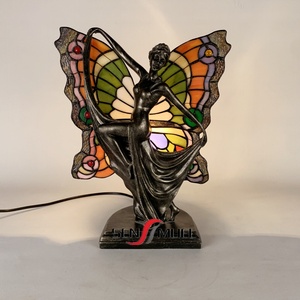 Sensmuel Bunte Kunst Buntglas-Lampe mit Lötdetails, Tiffany-Stil, Engel, Europäischer Retro-Stil, LED-Dekorative Tisch- und Schreibtischlampe - Product Image 4