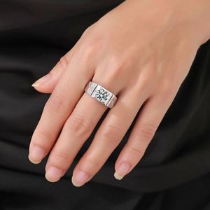 Anel de Moissanite Clássico OAHLAN com Inlay de <span class=keywords><strong>1CT</strong></span>, Corte Redondo Brilhante, Banho de Platina, Prata Esterlina S925, Aliança de Casamento Masculina, Aniversário - Product Image 5