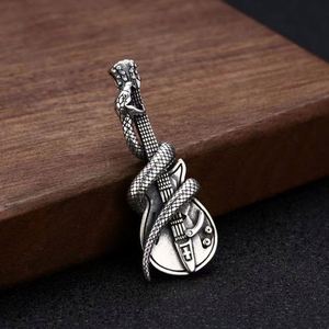 Nouveau Collier Pendentif Unisexe en Alliage de Zinc, Motif Crâne Guitare Basse, Style Rétro Classique Hip Hop, Bijou Tendance - Product Image 2