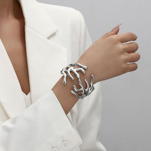 Vente chaude mode exagérée en forme spéciale branche d'arbre large bord printemps ouvert Bracelet pour les femmes - Product Image 4