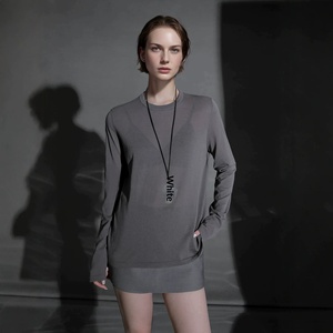 Suéter de Punto <span class=keywords><strong>Transparente</strong></span> Negro Minimalista Personalizado para <span class=keywords><strong>Mujer</strong></span>, Cuello Redondo, Manga Larga, Delgado, de Cachemira, para Usar <span class=keywords><strong>en</strong></span> Capas - Product Image 5