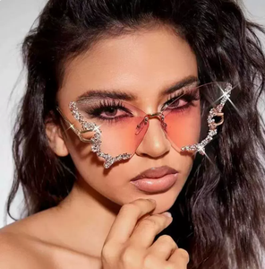 Gafas de Sol de Mariposa sin Montura con Pedrería Brillante, Gafas de Sol con Degradado de Color en Forma de Mariposa para Mujer - Product Image 1