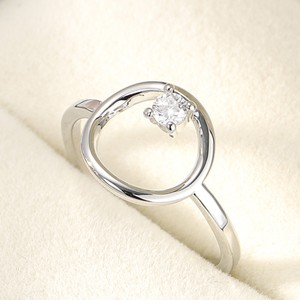 Anello rotondo tono argento Anello alla moda da donna Accessorio per dita in stile minimalista Design elegante - Product Image 1