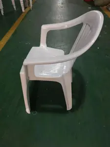Белый подлокотник Пластиковый Штабелируемый Открытый Банкетный Свадебный стул для ресторана