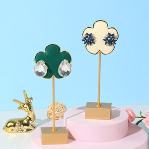 Thiết kế mới Ins phong cách hoa Bông tai đứng kim loại cơ sở nhung bông tai trang sức hiển thị bàn trang điểm trang sức giá lưu trữ - Product Image 3