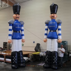 Modèle de soldats Casse-Noisette de la Garde Royale gonflables géants de 4 m pour centres commerciaux, décorations de Noël en extérieur, bord de route, fêtes et événements promotionnels - Product Image 3
