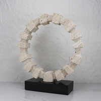 Sculpture circulaire en travertin emboîtable, statue géométrique en pierre en forme d'anneau, base en marbre beige, faite à la main, moderne, de luxe, pour table