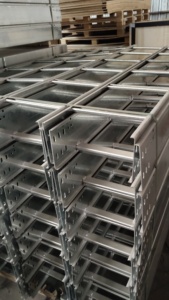 Bandeja Portacables Industrial Tipo Escalera con Acero Inoxidable Galvanizado, Capacidad para 75 Piezas, para Aeropuertos, Ferrocarriles, Transporte y Construcción - Product Image 5