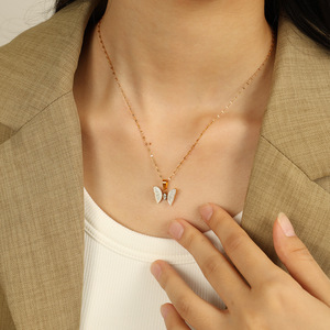 Collier pendentif papillon en coquille blanche et zircon, chaîne dorée, bijou de clavicule, cadeau - Product Image 4