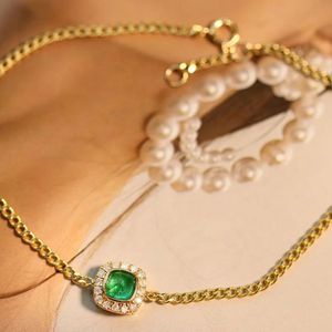 Xinfly Fine Jewelry GRC 18k Gold Cuban Chain 0.10ct Natural Diamond 0.45ct Vivid Green Square Emerald <b>Gemstone</b> <b>Bracelet</b> - Product Image 5