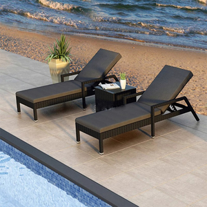 Chaise longue d'extérieur moderne pliable en rotin avec coussins pour salon, hôtels, piscines, balcon, détente et <span class=keywords><strong>bain</strong></span> <span class=keywords><strong>de</strong></span> <span class=keywords><strong>soleil</strong></span> - Product Image 1