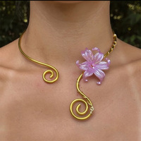 Nouveauté : Collier ajustable en spirale florale, motif fleur d'iris irisée, enroulé à la main, bijou de mode pour femme