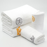Luxus-Hotel-Handtuchset 100% Baumwolle 700GSM 70x140cm Weiß mit Individuellem Logo Hohe GSM für Spa, Pool und Strandresorts