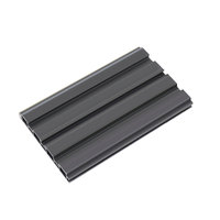 Plinthe de cuisine moderne en PVC noir, en alliage d'aluminium brossé, avec base de protection des pieds