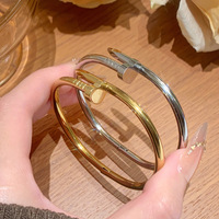 Bracelet en acier inoxydable plaqué or 18 carats Resoul, bracelet minimaliste en forme de cœur, bracelet de luxe pour femmes, bracelet de soirée