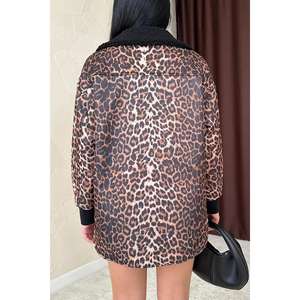 Blouson bomber à imprimé léopard pour femme, coupe-vent, en polyester tissé, avec col en fourrure, motif imprimé - Product Image 1