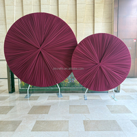 Arco Decorativo en Forma de Abanico ZKAI Blanco de 3 Niveles Apilables para Eventos y Bodas con Cortinas