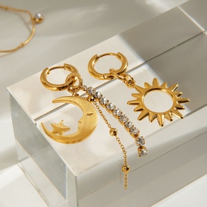 Boucles d'oreilles à pampilles plaquées or 18 carats, tendance, avec formes géométriques, style européen et américain, en acier inoxydable, étoile, lune, soleil - Product Image 3