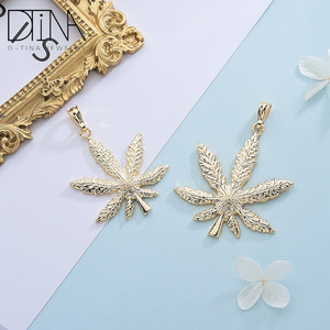 Colgante de Hoja de Arce en Oro de 14k, Joyería de Hoja de Arce - Product Image 3
