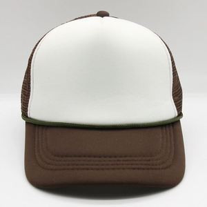Casquette de golf unisexe à séchage rapide, style trucker en maille, résistante à l'eau, avec caractéristiques en tissu éponge et jersey - Product Image 6