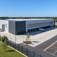 Bâtiment industriel préfabriqué en structure métallique avec système solaire et panneaux sandwich isolés, atelier métallique, garage, entrepôt