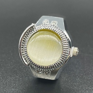 Montre Bague Tendance Style Coréen Couleur Bonbon Diamant Brillant Mini Quartz Bracelet Élastique Montre de Doigt pour Femmes Filles <span class=keywords><strong>Étudiant</strong></span>es - Product Image 6