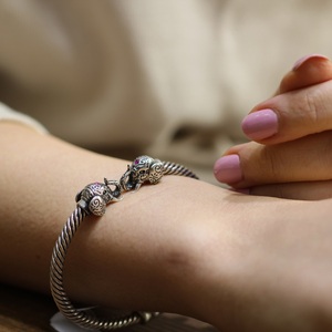 Pulsera de Hombre NUSRET de Plata de Ley 925 con Cabeza de Elefante Romántica, Zirconia Rubí, Cierre de Resorte, Joyería Turca - Product Image 2