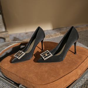 Chaussures à talons hauts sexy pour femme, en cuir verni noir et nude, à bout ouvert et talon aiguille, style estival à enfiler - Product Image 1