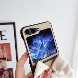 Funda de teléfono plegable de diseño lujoso para <span class=keywords><strong>Samsung</strong></span> <span class=keywords><strong>Z</strong></span> <span class=keywords><strong>Flip</strong></span> 5 <span class=keywords><strong>Z</strong></span> <span class=keywords><strong>Flip</strong></span> 4 Pearl Chains <span class=keywords><strong>Z</strong></span> <span class=keywords><strong>Flip</strong></span> 3 Telefono <span class=keywords><strong>Movil</strong></span> - Product Image 3