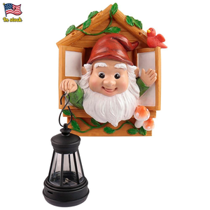 Statue en résine sur le thème des gnomes peinte à la main Décor d'art fantaisiste Lanterne <span class=keywords><strong>Oiseau</strong></span> Détail Jardin extérieur Noël Style <span class=keywords><strong>conte</strong></span> de fées - Product Image 1