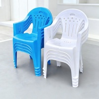 Chaises en plastique empilables modernes, vente en gros d'usine avec certification CE européenne pour les hôtels, les restaurants et les foyers