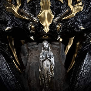 Sculpture artistique en résine et acier inoxydable de 60 cm en forme de crabe du zodiaque, avec base en verre transparent, pour décoration de salon, hôtel, club - Product Image 2
