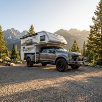 Camping-car amovible pour pick-up, en aluminium, à carrosserie rigide, pour les voyages tout-terrain en véhicule utilitaire lourd