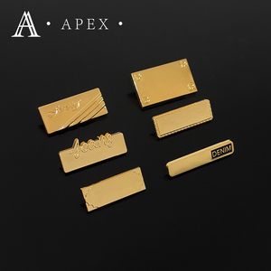 Apex Nhà Máy Tùy Chỉnh Thương Hiệu Kim Loại Cổ Điển Logo Tên Tấm Nhãn Hat Giày Túi Quần Áo Khắc Kim Loại Dập Nổi Logo Tag Nhãn - Product Image 4