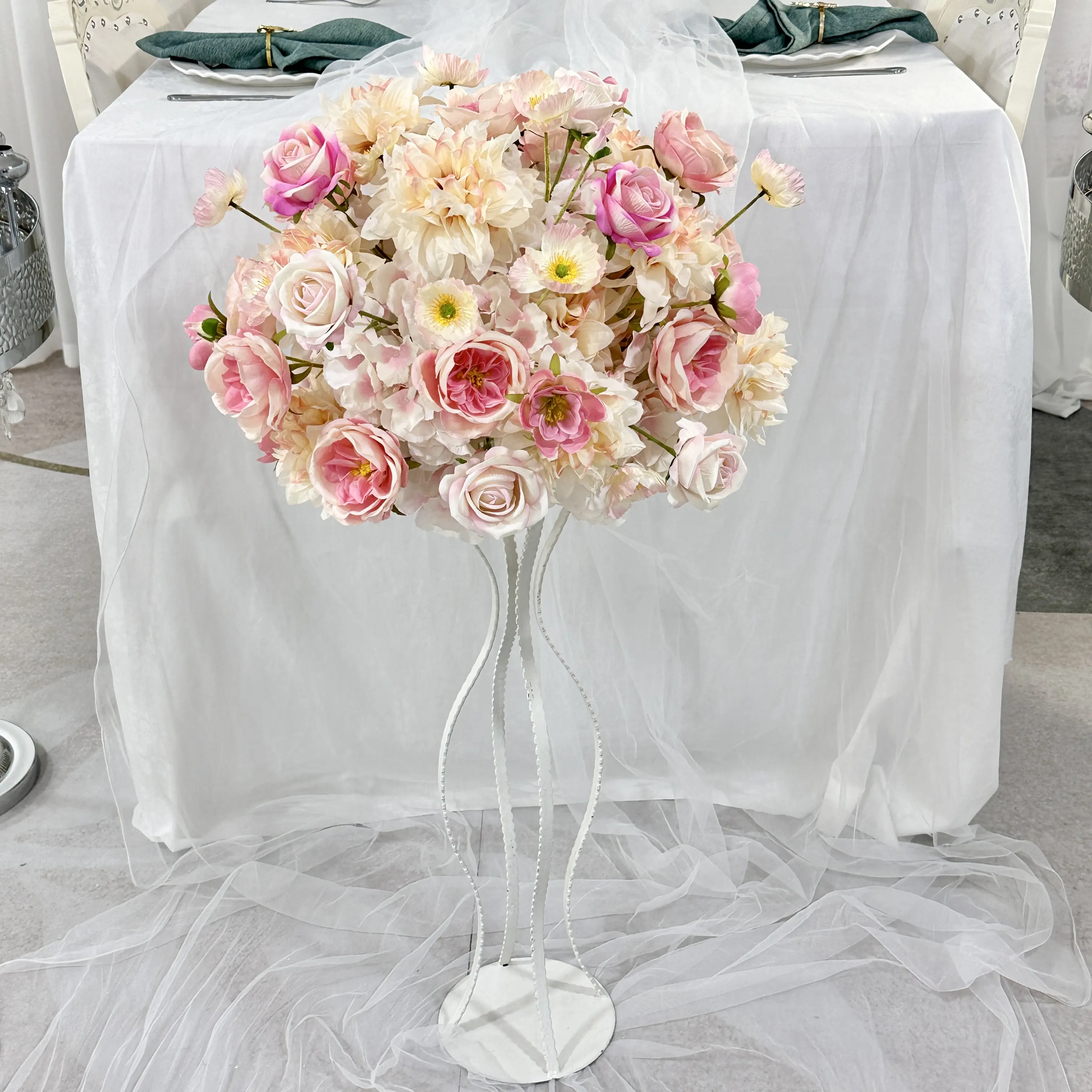 MYHQ23 फूलों का गुलदस्ता कृत्रिम गुलाब टेबल सेंटरपीस शादियों की सजावट रिसेप्शन कार्यक्रम के लिए गुलाबी फूलों की गेंदें