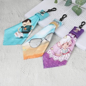 Chiffons <span class=keywords><strong>de</strong></span> nettoyage pour lentilles en microfibre imprimés personnalisés Porte-clés <span class=keywords><strong>de</strong></span> dessin animé Produit d'entretien pour lunettes - Product Image 5