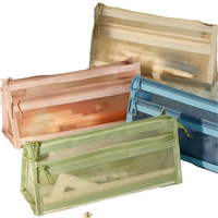 Vente en gros Personnaliser Produit phare Trousse à crayons transparente à double couche en maille pour le rangement