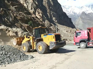 Мощная Землеройная техника марки 676F 7-тонный колесный погрузчик с опциональным креплением для продажи - Product Image 4