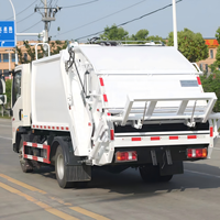 Nouveau camion compacteur de déchets léger Howo 6 m³ à chargement arrière