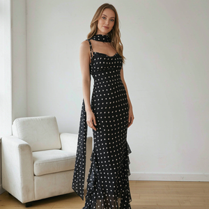 Robe longue personnalisée pour femme à pois, col bénitier, bretelles spaghetti, ourlet à volants, en mousseline, pour soirée - Product Image 2