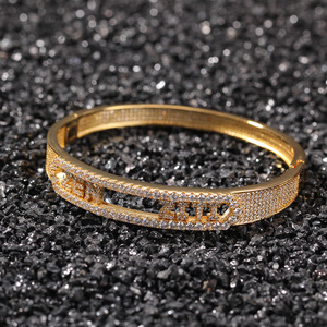 Lettre de nom personnalisée précipitée 26 Bracelet en or initial pavé Bling zircon cubique bricolage lettre mobile Bracelet Hip hop <span class=keywords><strong>bijoux</strong></span> pour femmes - Product Image 5