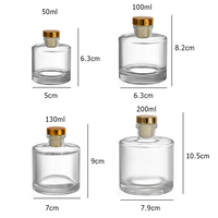 Bouteilles vides de diffuseur de parfum de 50ml 100ml 150ml 200ml avec des bâtons de roseaux bouchons d'or pour le cadeau de décoration de parfum d'huile à la maison