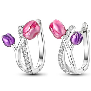 Orecchini a Forma di Tulipano per Donne, Design Floreale Dolce, Accessori Romantici per Uso Quotidiano - Product Image 1